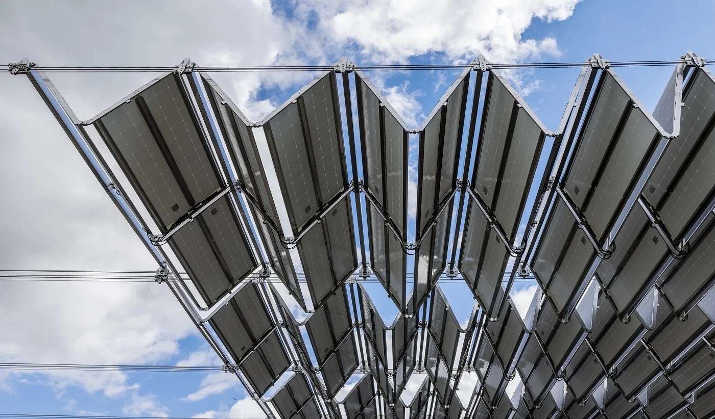 İsviçre’de Devrim Yaratan Katlanabilir Güneş Enerjisi Sistemi: Atık Su Arıtma Tesisleri Yenilenebilir Enerjiye Açılıyor