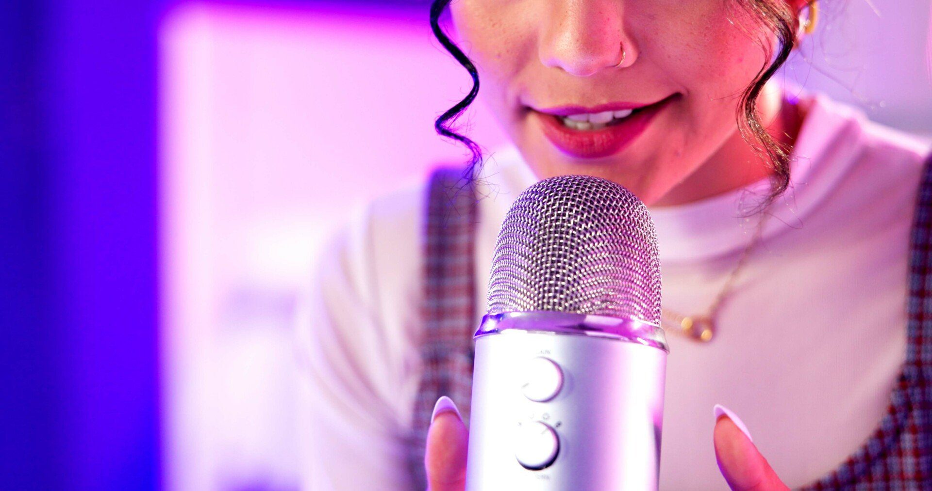 ASMR Nedir? Neden Bu Kadar Çok İzleniyor? Rahatlama Teknikleri ve Sırları