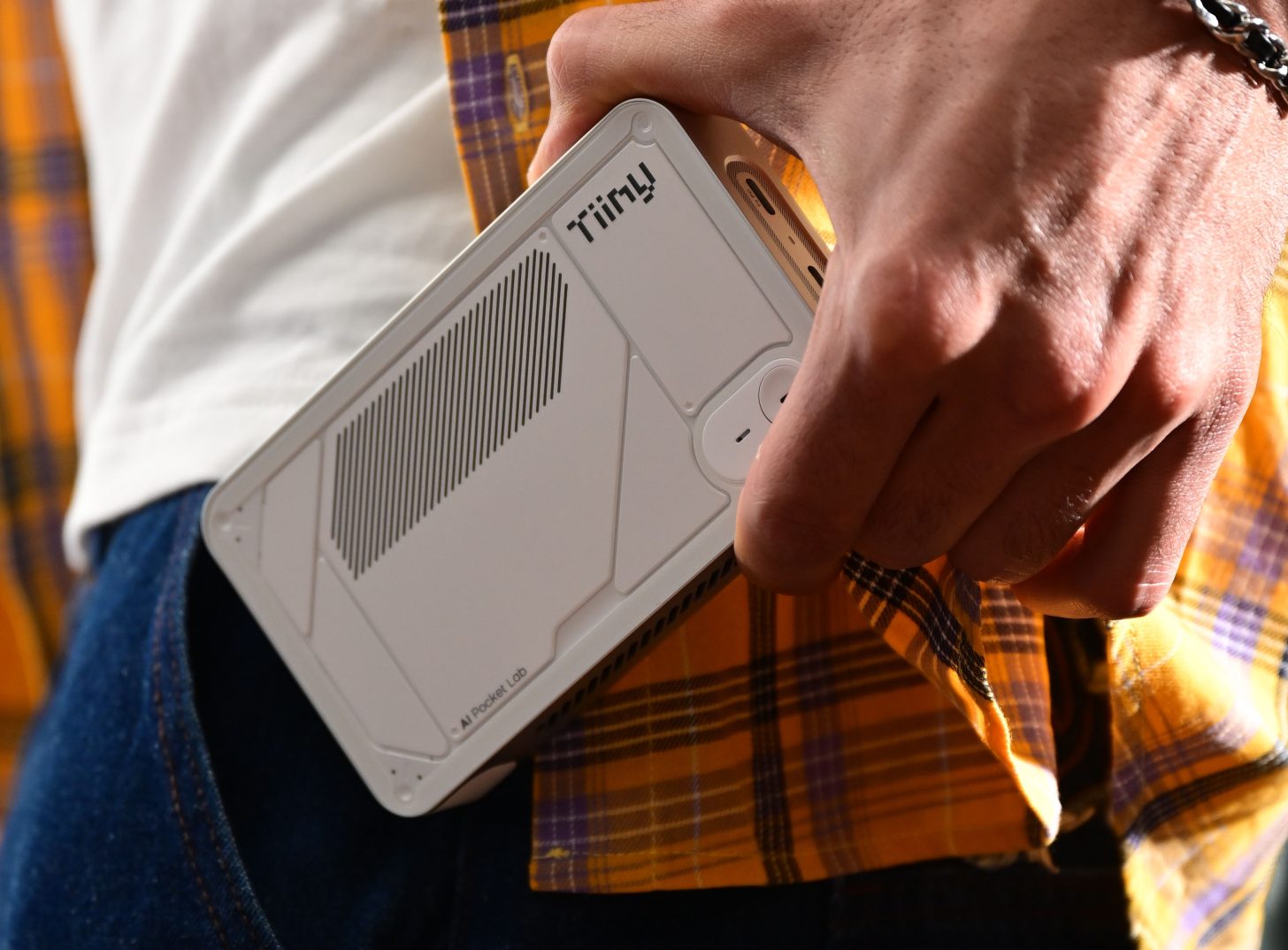 Devrim Yaratan Avuç İçi Süper Bilgisayar: Tiiny AI ile Yapay Zeka Cebinizde