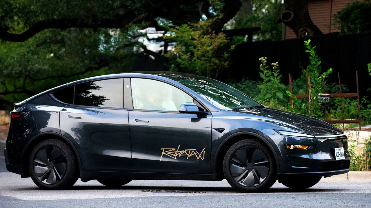 Tesla Robotaksi Artık Yollarda: Sürücüsüz Testler Başladı
